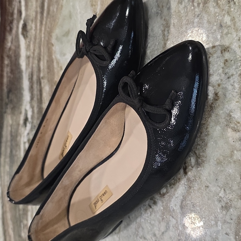 Paul Green Black Patent Leather Ballet Flats Bow Pointed Toe Women’s Size 8 - Picture 2 of 15